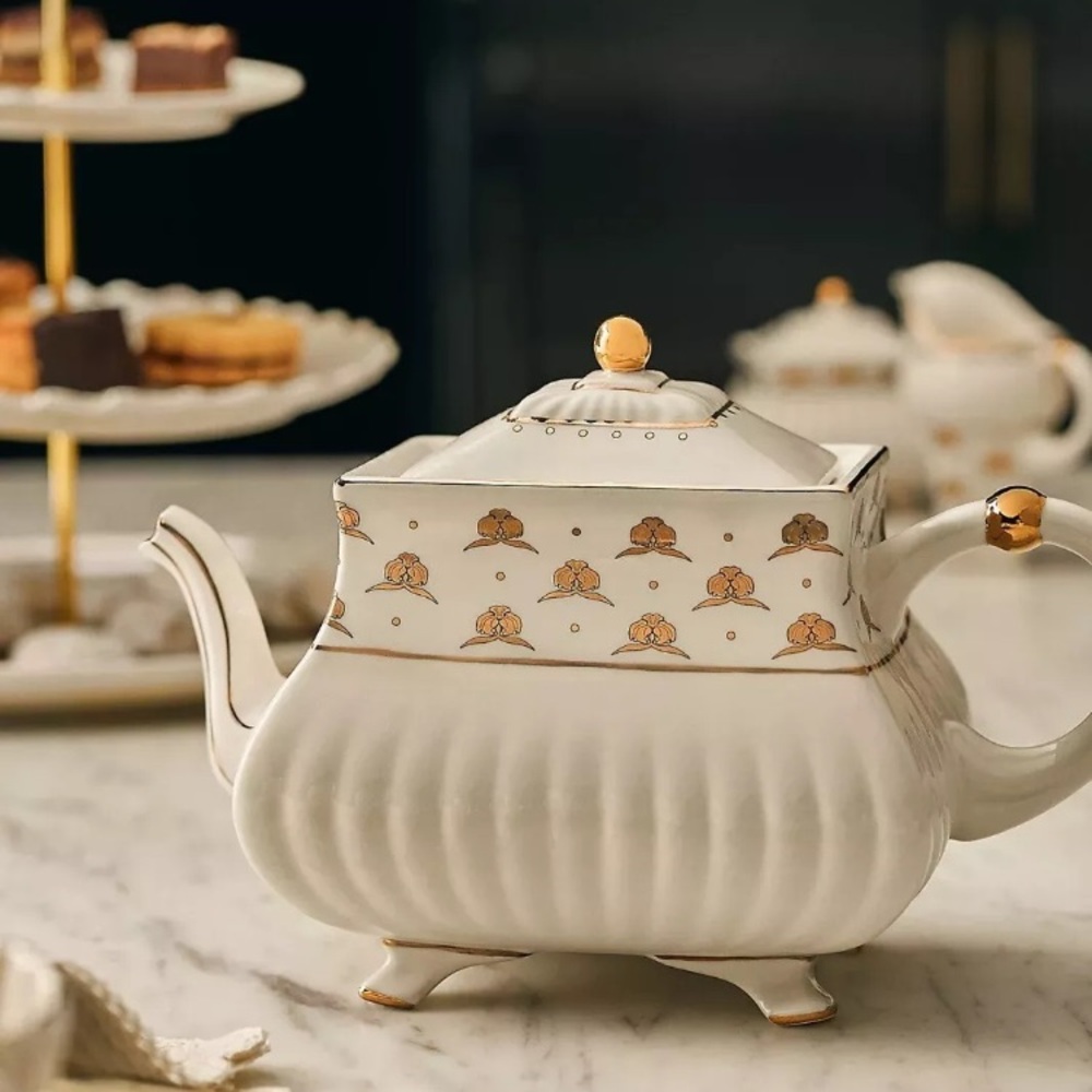 Anthropologie The Met Teapot